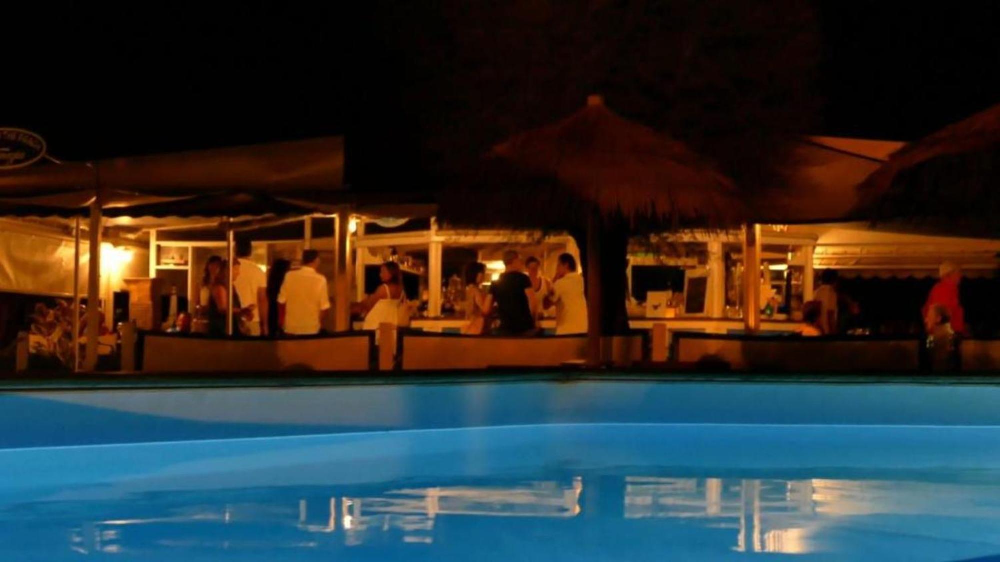 Bed And Breakfast Bagno Venezia Marina Di Carrara Bagian luar foto