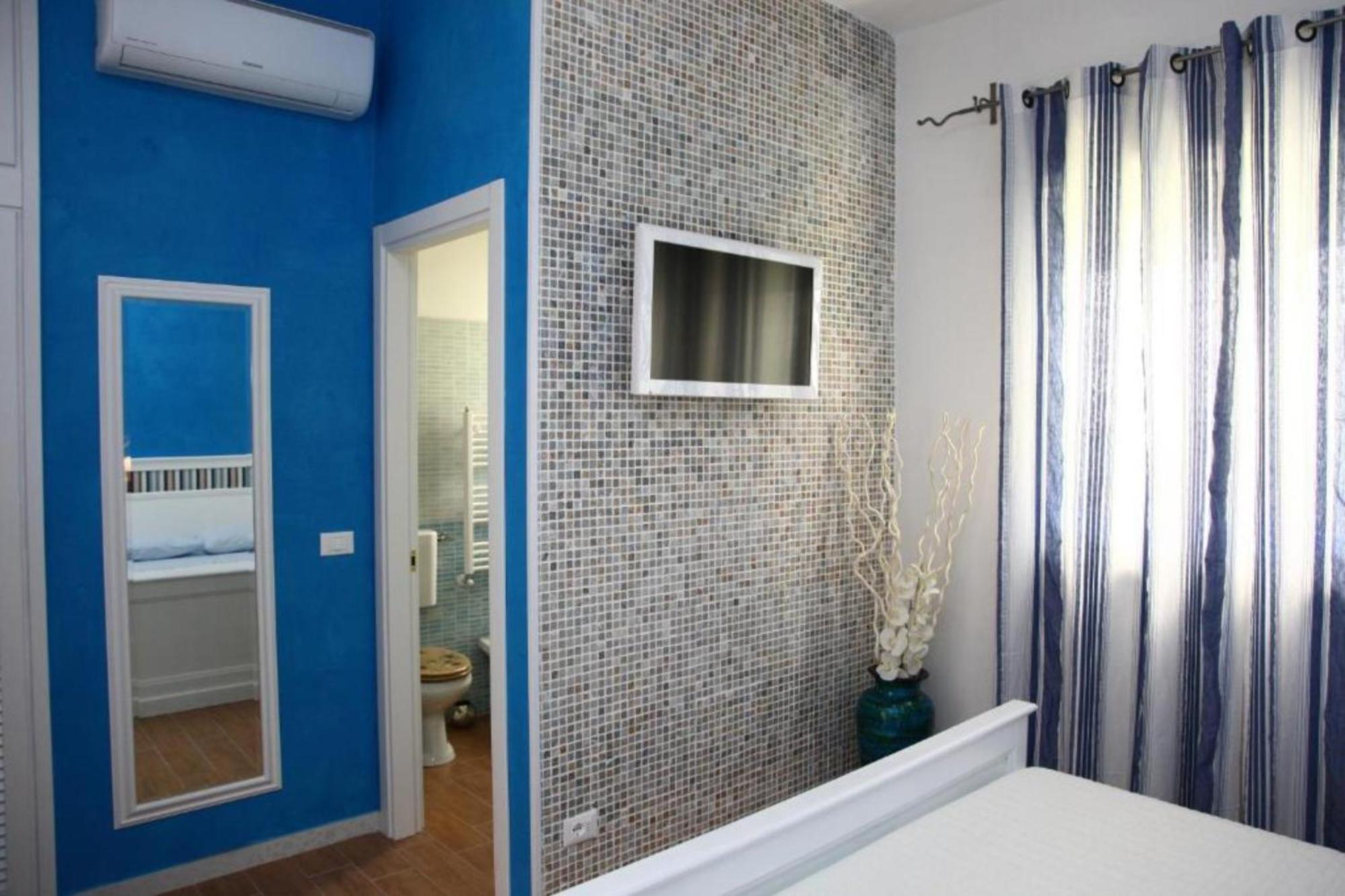 Bed And Breakfast Bagno Venezia Marina Di Carrara Bagian luar foto
