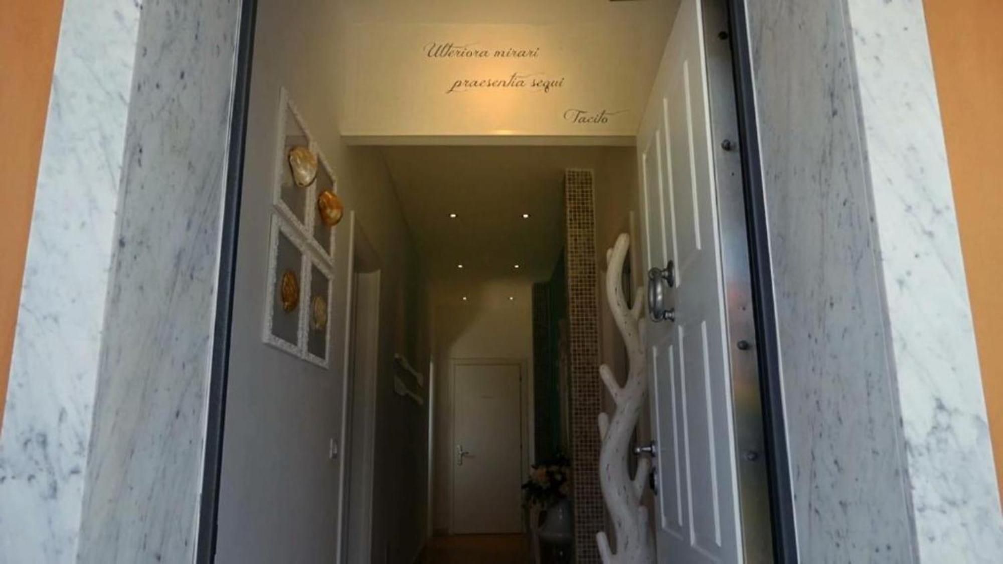 Bed And Breakfast Bagno Venezia Marina Di Carrara Bagian luar foto