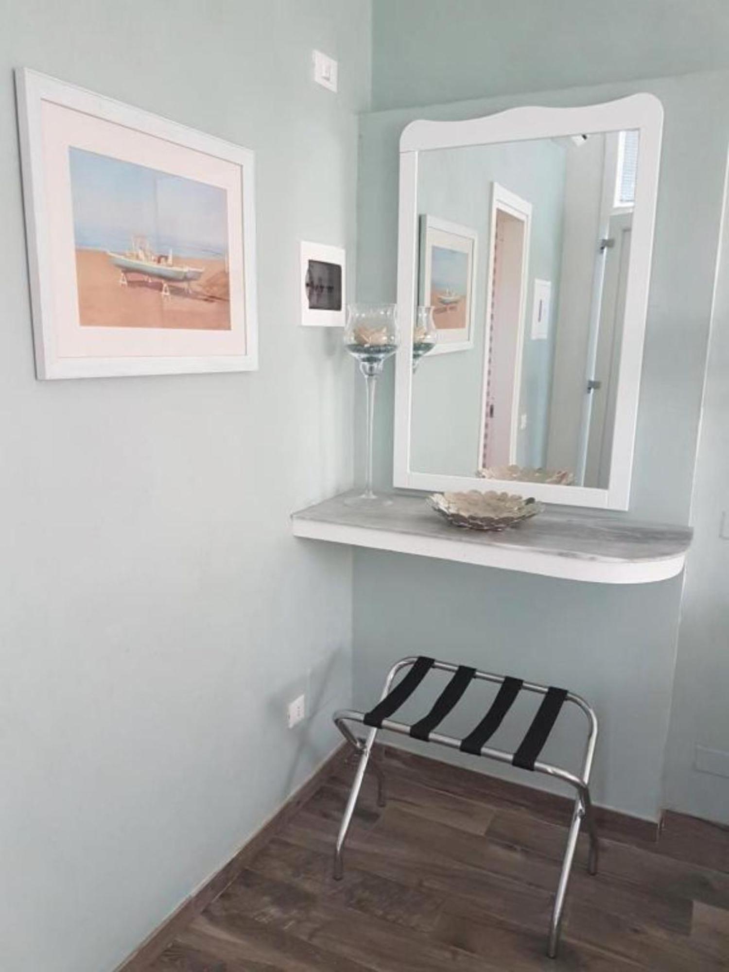 Bed And Breakfast Bagno Venezia Marina Di Carrara Bagian luar foto